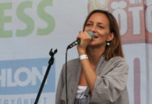 Afrikába utaztunk Szalóki Ági koncertjével a Dunakeszi Feszten