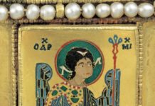 Szent Mihály arkangyal képe a Szent Koronán is megjelenik