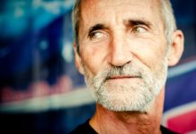 Besenyei Péter visszavonul – Dunakeszin is többször repült a pilóta