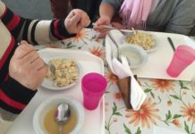 Menzát teszteltek a szülők, nagyszülők, érdeklődők Dunakeszin