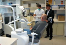 Megérkeztek az új fogorvosi székek