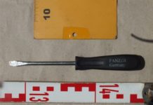 Nem engedte ki a lakásból