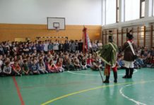 Huszárok toboroztak a Bárdos iskolában!