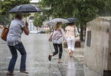 Fürdessen kakast, ha 40 napig esőt akar!