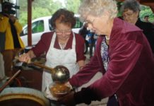 A gulyáshoz nem kell napsütés, avagy Csöpi néni búcsúbulija