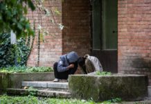 Három fiatal migránst vittek kórházba Fótról