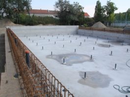 Tényleg mély lesz a medence, épül a tanuszoda