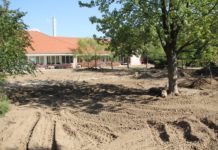 Megvan, hogy miért sáros a Gyöngyharmat Tagóvoda udvara