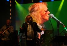 Charlie miatt sokan sírva fakadtak