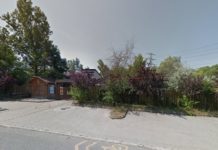 Ellenőriznék a kemping területén folyó építkezést