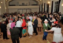 Amikor az óriásfülű nyugdíjas ropja a táncot