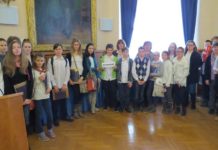 Dobogós helyen zártak a dunakeszi kisdiákok!