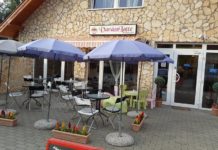 Versenybe szállt a bisztró, ami cukrászda