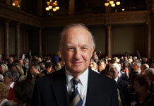 Magyar Örökség-díjat kapott Gombóc Artúr megrajzolója