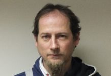 Embereket akart felgyújtani egy férfi a váci peronon