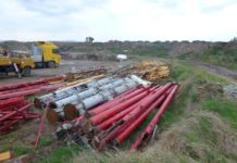 A Petőfi Csarnok bontási anyagai Dunakeszi határában