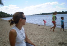 Budapestről érkeztek az új strandhoz, tetszik nekik Dunakeszi