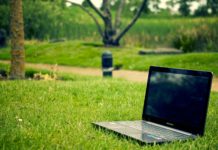 Helyettes államtitkár laptopját vitték el az Auchan parkolójából