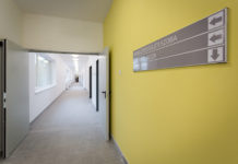 Tantermen kívüli digitális oktatást vezetnek be Magyarországon