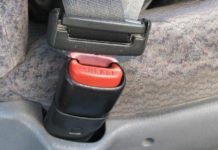 Biztonsági öv és a migránsok