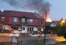 Kigyulladt egy ház a hatalmas viharban Dunakeszin