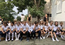 Gitáros szentmisével és iskolaszenteléssel indult a tanév Dunakeszin