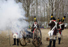 Dörögtek az ágyúk a Katonadombon