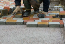 A dunakeszi rendőrök kapták el a Balatonnál őrjöngő férfit