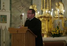 Kozsuch Zsolt atya Gödöllőn szolgálja tovább az egyházat