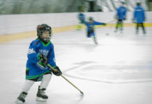 A jégkorongosok büszkén mutatják meg önerőből megszépített csarnokukat
