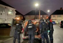 Liverpoolban kapták el a Pest megyében is keresett unokázós csalókat