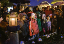 A békeláng lobogott Dunakeszi főterén