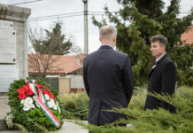 Járvány – Csak ketten koszorúztak