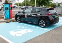 Ingyenes e-töltő a dunakeszi Aldi parkolójában