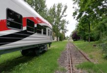 A KISS megy, az egyiptomi kocsik jönnek – hatalmas munkában a járműjavító