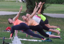 Újra jógáztak a Katonadombon