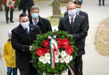 Amikor eltávolították a kommunista címert Dunakeszin