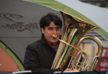 Fúvószene a Casalgrande téren