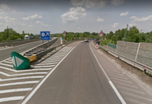 Füstölt egy teherautó az M0-áson