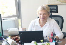 Nagy büszkeség ez számomra – Érdemkeresztet kapott a Dunakeszin élő választási informatikus