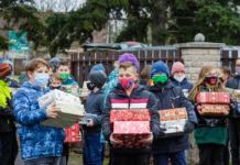Ötödikes kőrösisek gyűjtöttek ajándékot a rászorulóknak