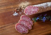 Szalámit akart lopni Dunakeszin, nem keveset, sokat