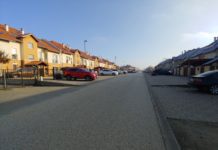 Újabb utcában építik tovább a vízelvezető csatornát a Tóvárosnál