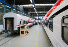 Szerdán indulnak a dunakeszi vagonok Egyiptomba, nézze meg a kocsikat belülről is