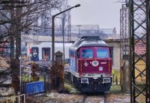 Kísérővagonokkal bástyázták körbe az Egyiptomba menő vasúti kocsikat