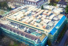 Látványos képet tett közzé a polgármester a Radnóti gimi tetejéről