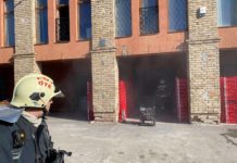 Riasztották a tűzoltókat, kigyulladt egy dunakeszi ipari konyha