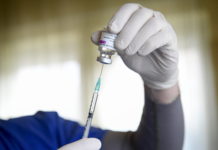 Több mint 10 ezer új fertőzött, egy hétig még biztos nem lesz enyhítés