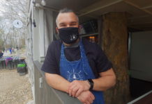 Tavaly, ahogy megnyitottak, már be is zárhattak: így várják a terasznyitást a Duna-parton