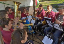 Fúvósok ébresztették Dunakeszit május elsején